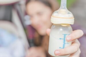 Cara Memilih Dot Botol untuk Bayi
